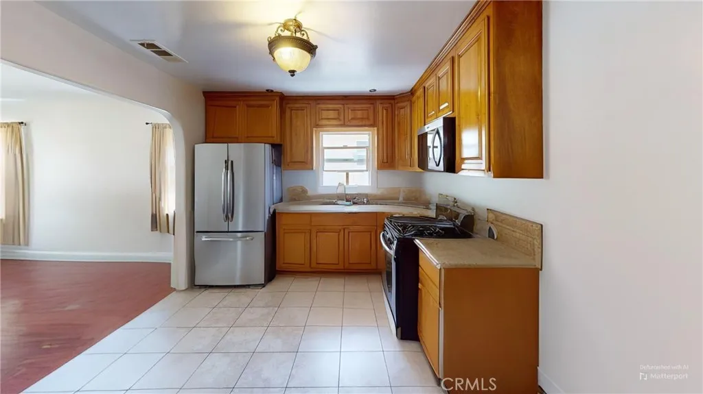 2372 W 29th Place, Los Angeles, California 90018 home-pic-18